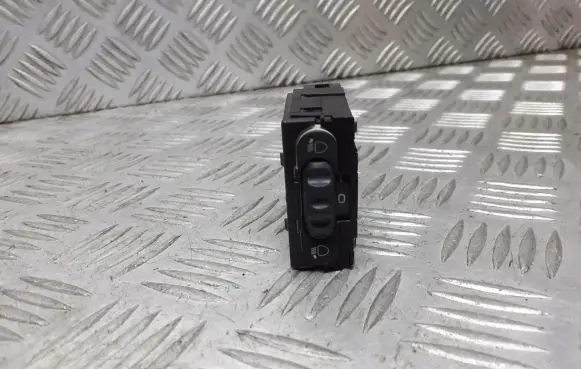 Renault Clio III Light relay 8200379685
