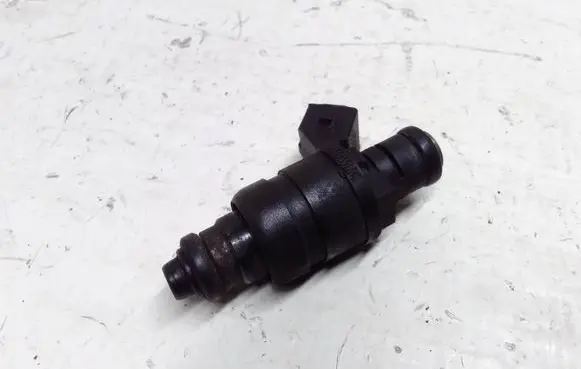 Audi A6 S6 C5 4B Fuel injector 078133551AC