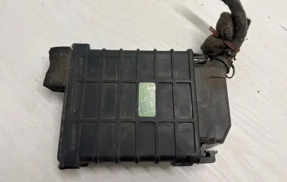 Volkswagen Golf IV Engine control unit/module 811906264A 0280800140
