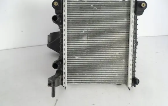 Maserati Levante Coolant radiator 6701749790