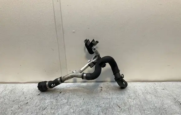 Engine coolant pipe/hose