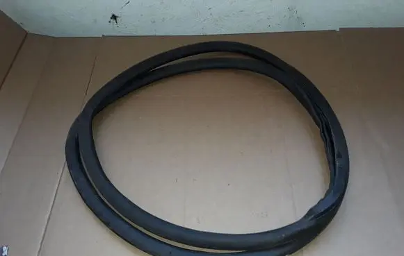 Seat Exeo (3R) Rear door rubber seal (on body) 8E9833721G