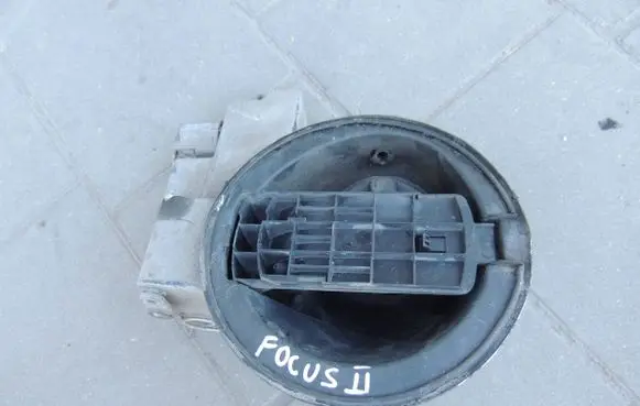 Ford Focus Fuel tank cap lock 