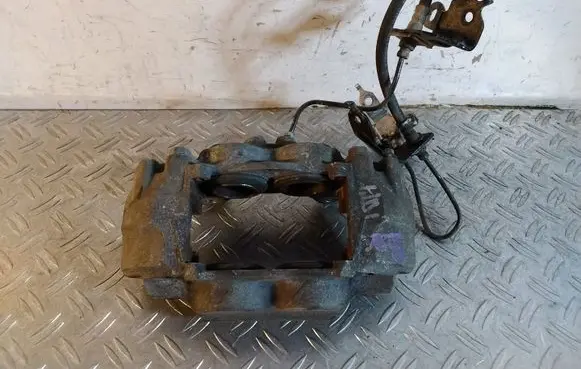 Toyota Land Cruiser (J150) Front brake caliper 