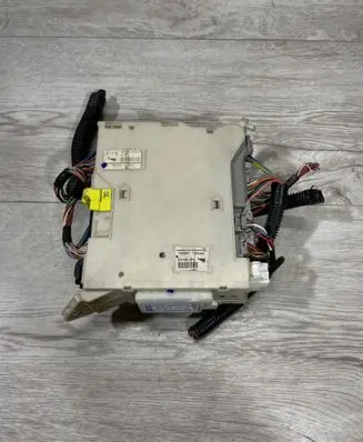 Lexus GS 300 350 430 450H Fuse module 8273030A81 7E161272 703070529
