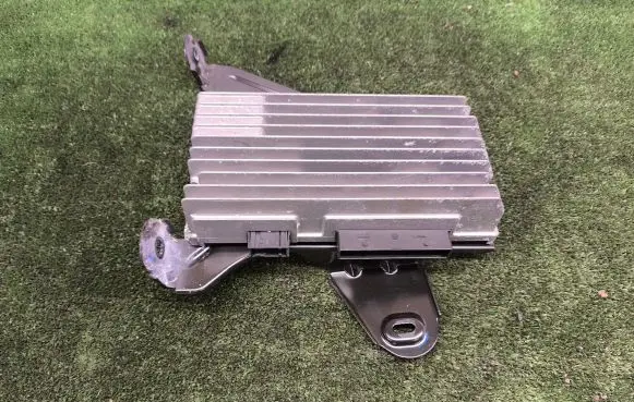 Audi A5 Sportback 8TA Sound amplifier 8T0035223AJ