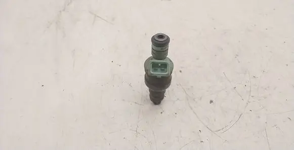 BMW 5 E39 Fuel injector 0280150415