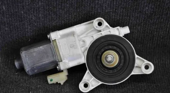 Chrysler Voyager Rear door window regulator motor 0130822334