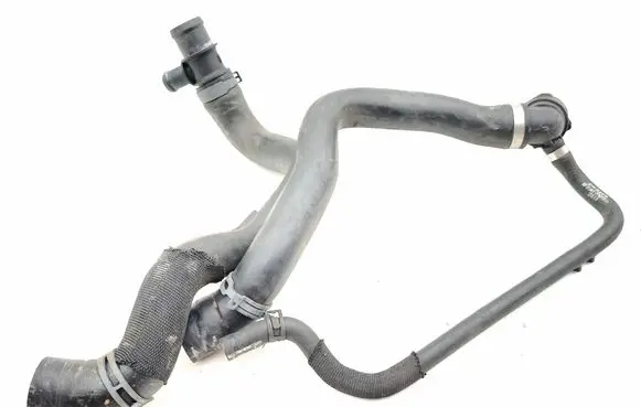 Engine coolant pipe/hose