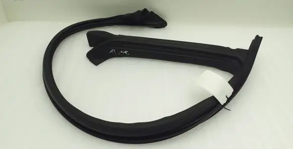 Mercedes-Benz CLS C219 Rubber seal front door (on door) A2197200254