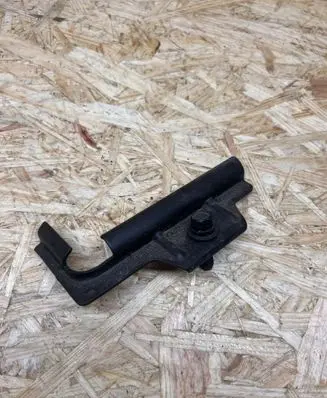 Battery bracket