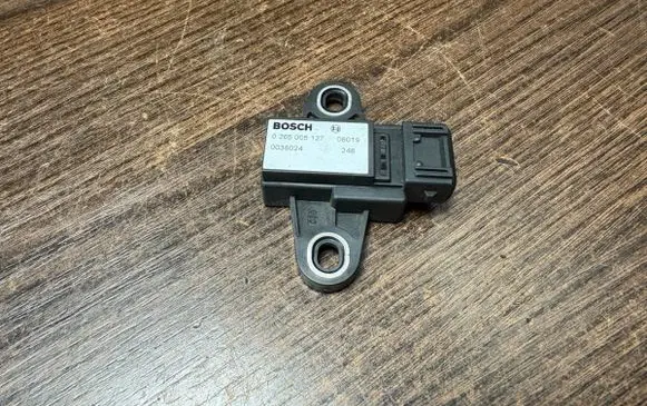Iveco Daily 3rd gen ESP acceleration yaw rate sensor 0265005127 0038024