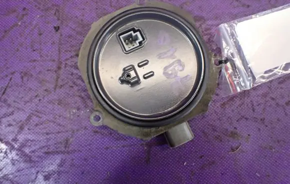 Voltage converter inverter