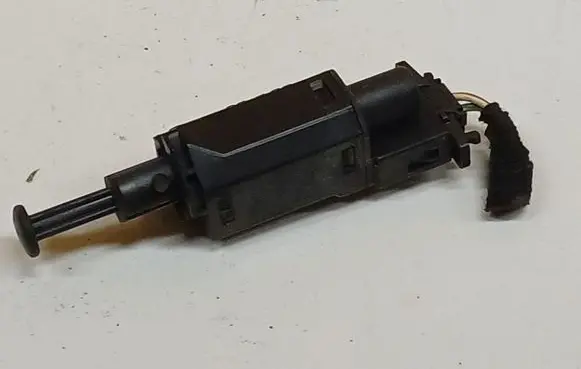 Volkswagen Golf IV Brake pedal sensor switch 927189D