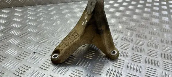 Porsche Cayenne (92A) Engine mounting bracket 7P0199308