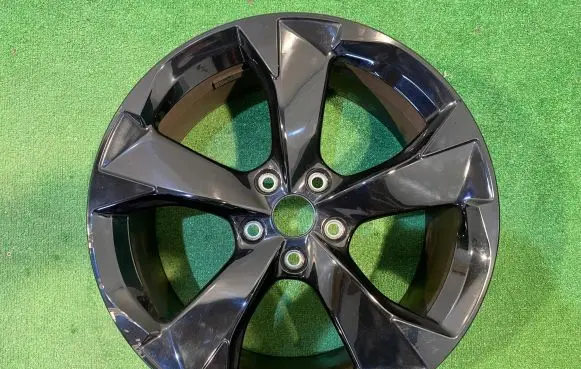 R18 alloy rim