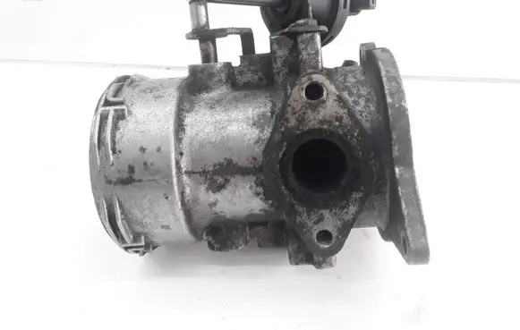 Volkswagen Transporter - Caravelle T5 EGR valve 070128070B