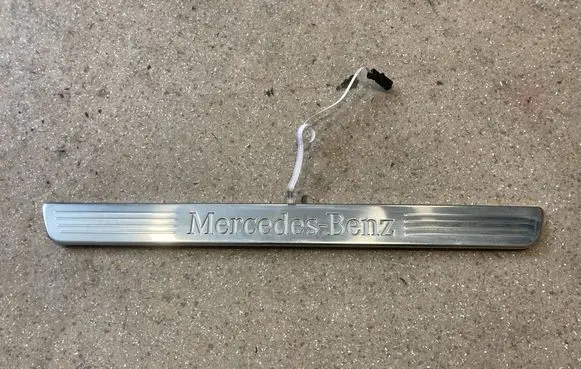 Mercedes-Benz GLE W167 Front sill trim cover A1676861300