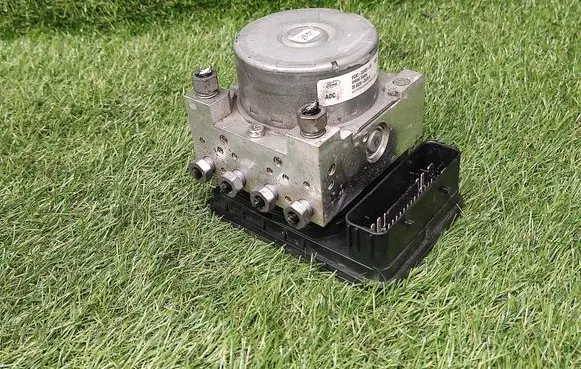 Ford Fusion II ABS Pump EG9C2C405DF 25022004754