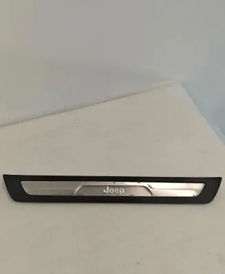 Jeep Grand Cherokee Other sill/pillar trim element 101037030JBR 1NC81LU5AB