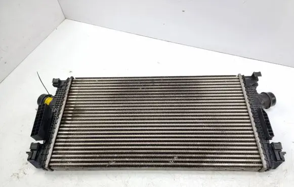 Chevrolet Cruze Intercooler radiator 13267647