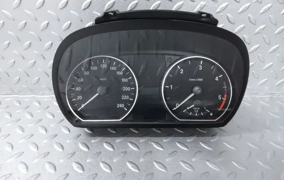 BMW 1 E81 E87 Speedometer (instrument cluster) 9283801 62109283801