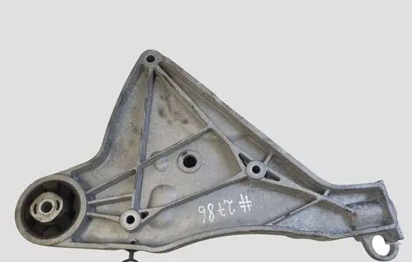 Mini Electric (Cooper SE) Engine mounting bracket 8486852 18574711