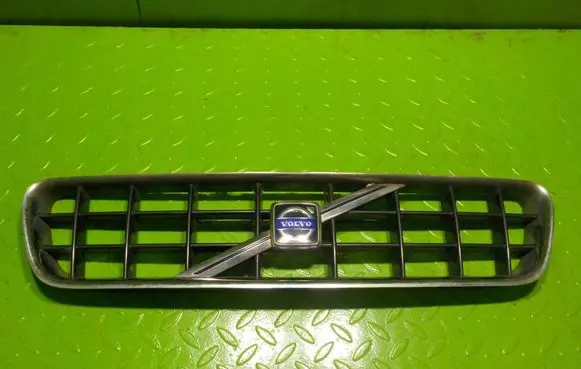 Volvo C70 Front bumper upper radiator grill 08620343 MP277