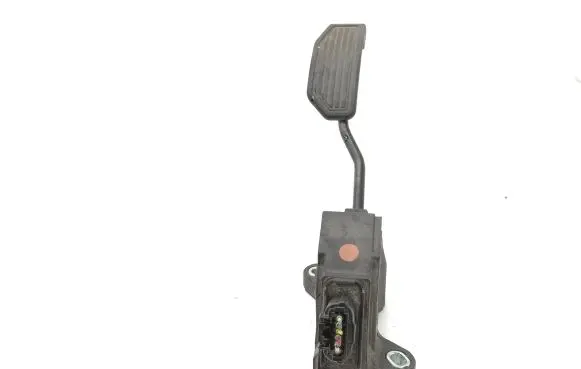 Toyota Avensis T270 Accelerator throttle pedal 7811005021