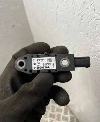 Chrysler Grand Voyager IV Airbag deployment crash/impact sensor 04896023AA 2218203361 240107