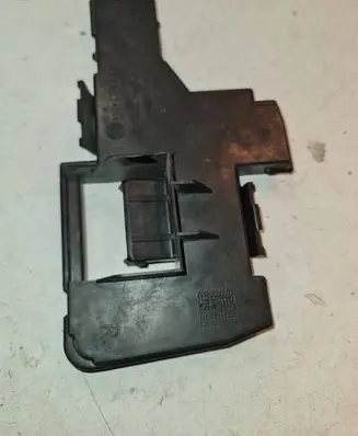 Ford Mondeo MK I Tail light bulb cover holder 93BG13N004CC