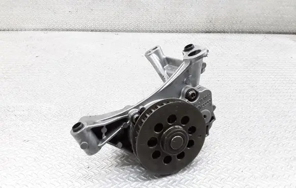 Volkswagen Golf VI Oil pump 03L115105C