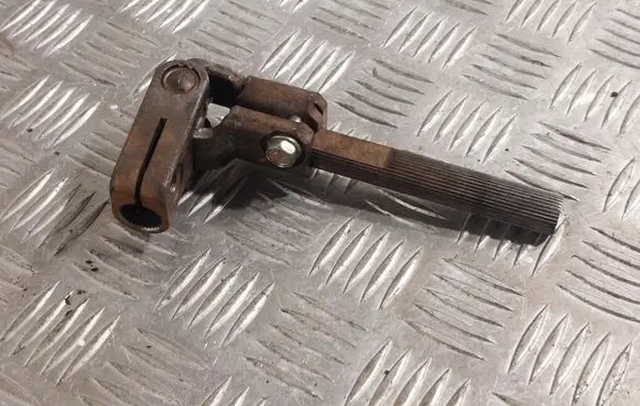 Toyota Corolla Verso AR10 Steering column universal joint 452600F021