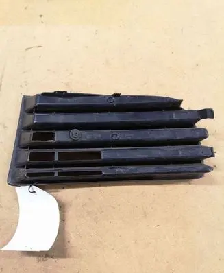 Volkswagen Golf V Front bumper lower grill 1K0853666