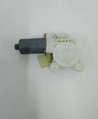 Mercedes-Benz E W211 Front door window regulator motor A2118203042