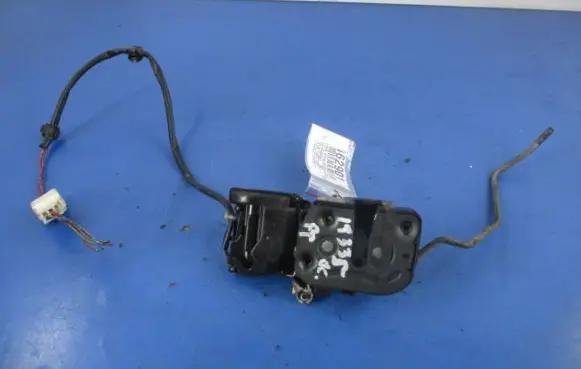 Mazda Premacy Front door lock