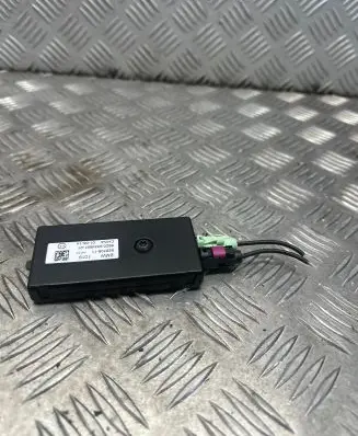 BMW X5 F15 Aerial antenna amplifier 9334691 92870811
