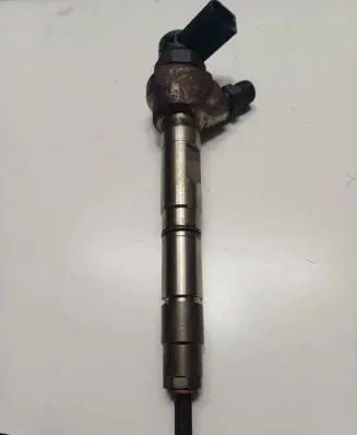 Skoda Octavia Mk3 (5E) Fuel injector 04L130277AE