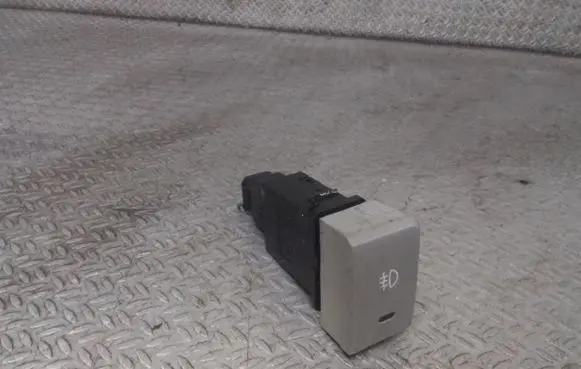 Fog light switch