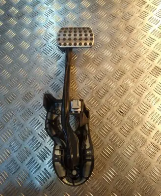 Mercedes-Benz C W204 Brake pedal A2042902301 PP204290074