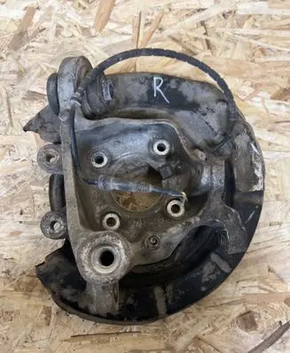 BMW 5 E39 Rear wheel hub