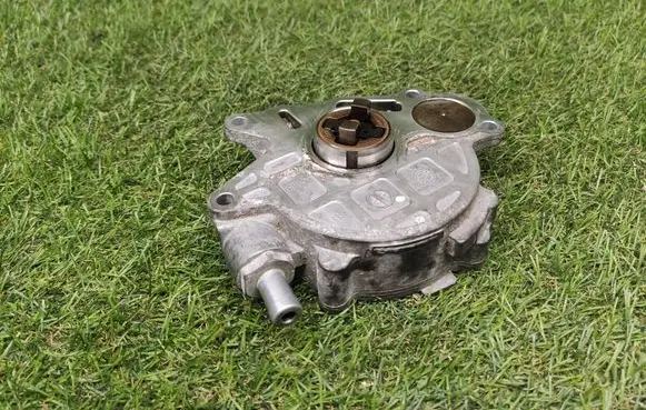Audi A5 Sportback 8TA Vacuum pump 03L145100F 271109C1 9360
