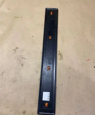 Mercedes-Benz GL X164 Front sill trim cover A1646800435