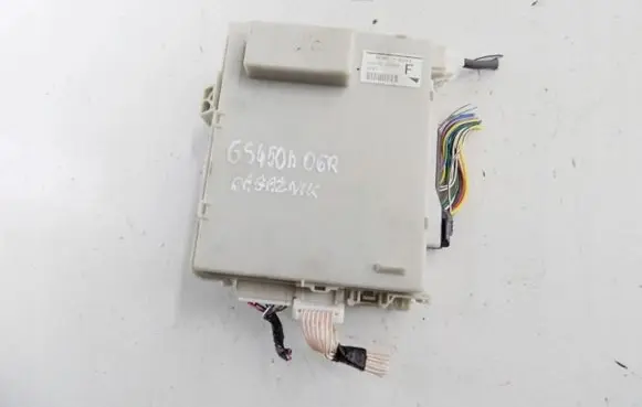 Lexus GS 300 350 430 450H Fuse module 8273030620