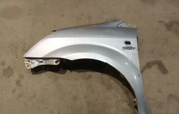 Toyota Corolla Verso AR10 Fender 