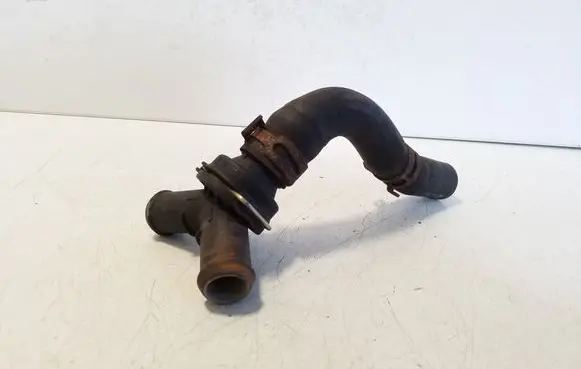 Volkswagen Touareg I Engine coolant pipe/hose 7E0121113B