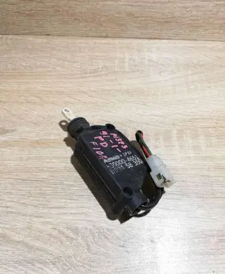 Mitsubishi Galant Central locking vacuum pump 8300004651