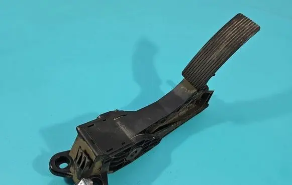 Mercedes-Benz ML W164 Accelerator throttle pedal A1643000004 IMPRK1564173