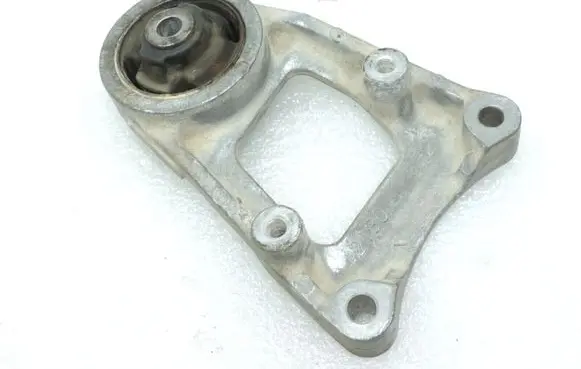 Toyota RAV 4 (XA30) Rear differential/diff mount bracket