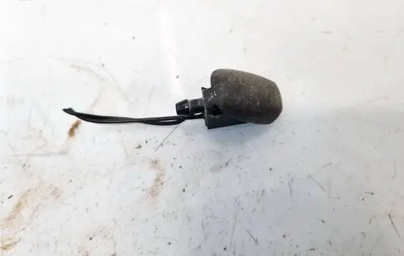 Ford Mondeo MK IV Windshield washer spray nozzle XS411766A
